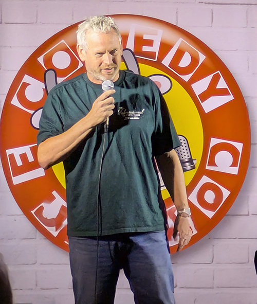 Review The Comedy Cow Mark Row - Sep 25